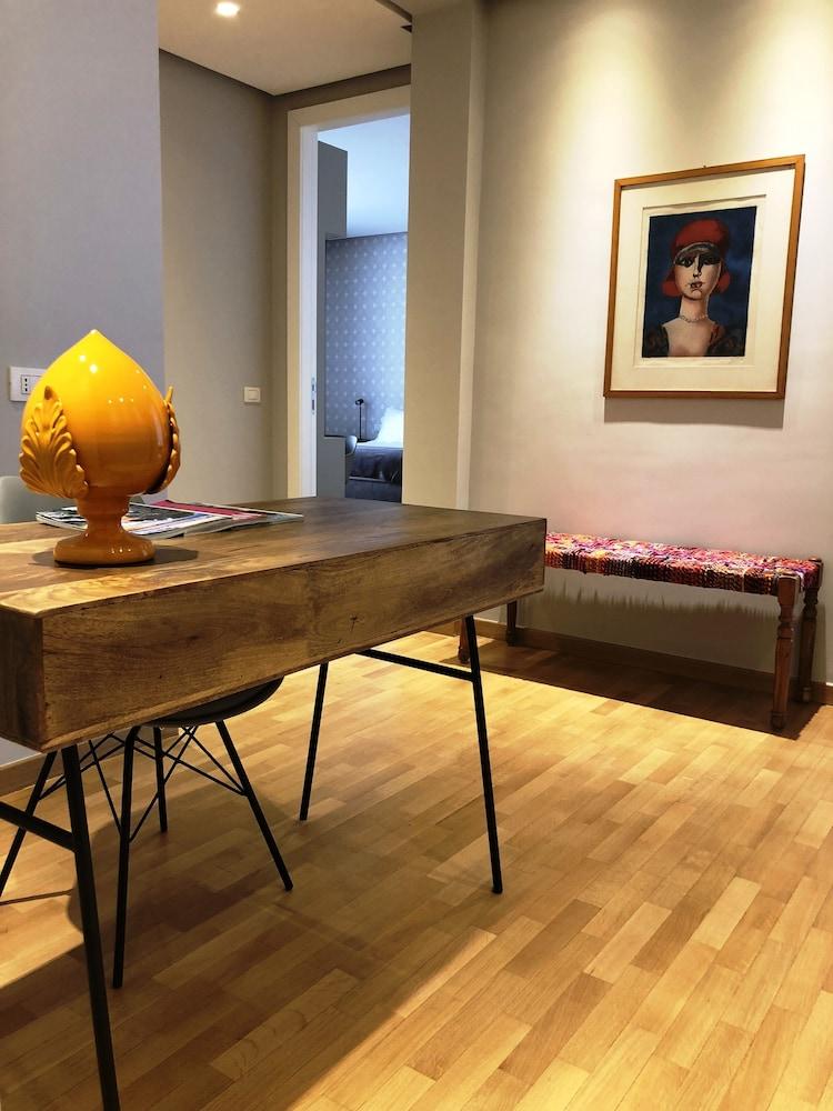 200 Rooms & Terrace Bari Bagian luar foto